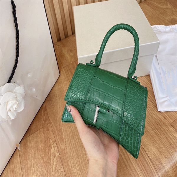 envelope bags luxury designer evening bag women fashion balencaigaity business ladies leather cross body clutch shoulder bag letter totes w-
envelope bags luxury designer evening bag women fashion balencaigaity business ladies leather cross body clutch shoulder bag letter totes w-