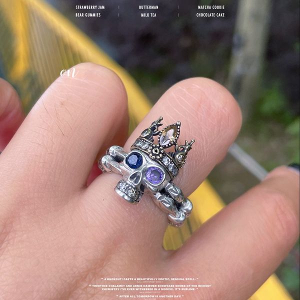 s3104 fashion jewelry copper silver plated king skull ring for women light luxury niche design blue purple zircon skulls rings
s3104 fashion jewelry copper silver plated king skull ring for women light luxury niche design blue purple zircon skulls rings
