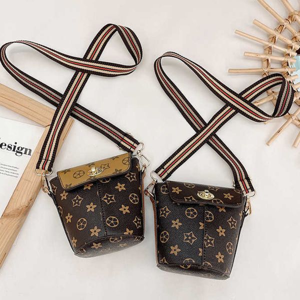 knit wide belt crossbody messenger bag designers flip shoulder backpack purses vintage retro flower print girls lady mini fanny pack sport c
knit wide belt crossbody messenger bag designers flip shoulder backpack purses vintage retro flower print girls lady mini fanny pack sport c