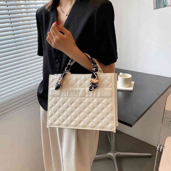 indentation embroidered thread female fashion shoulder silk scarf capacity portable shopping large tot bag
indentation embroidered thread female fashion shoulder silk scarf capacity portable shopping large tot bag