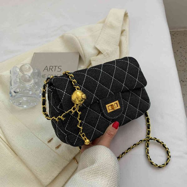 female personalized luxury deign style small bag single shoulder women' underarm shell women bag
female personalized luxury deign style small bag single shoulder women' underarm shell women bag
