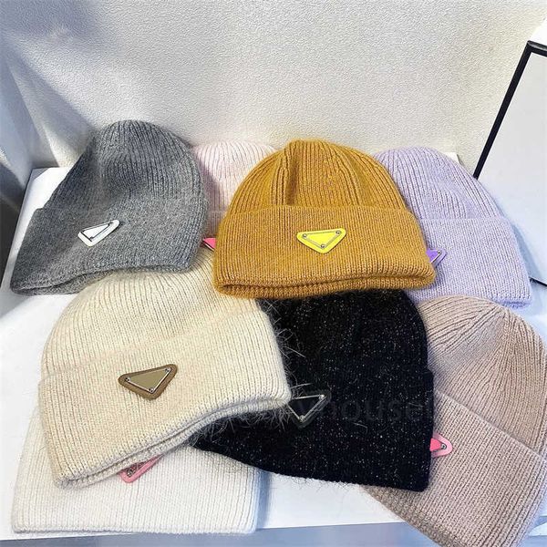 2021 charming personality men and women fashion knitted hat autumn wool hat p letter jacquard warm lover hat brand new quality, Blue;gray
2021 charming personality men and women fashion knitted hat autumn wool hat p letter jacquard warm lover hat brand new quality, Blue;gray
