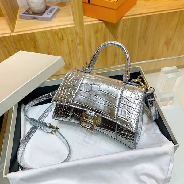fashion women's bag 2022 spring new minibags single shoulder pattern luxury designer handbag leather messenger bags female
fashion women's bag 2022 spring new minibags single shoulder pattern luxury designer handbag leather messenger bags female