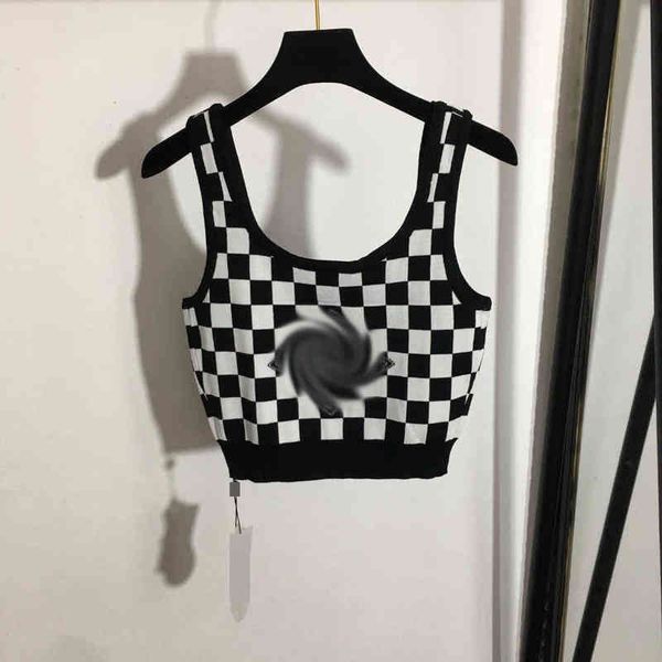 designer sweet and spicy style new suit single breasted black-and-white lattice knitted suspender vest high waist and hip short skirtfrench
designer sweet and spicy style new suit single breasted black-and-white lattice knitted suspender vest high waist and hip short skirtfrench