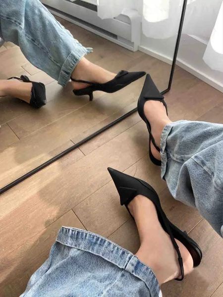 super quality women shoes sandals pumps low heel luxury designer pump brushed leather slingback pump lady wedding party dress shoe 35-41, Black
super quality women shoes sandals pumps low heel luxury designer pump brushed leather slingback pump lady wedding party dress shoe 35-41, Black