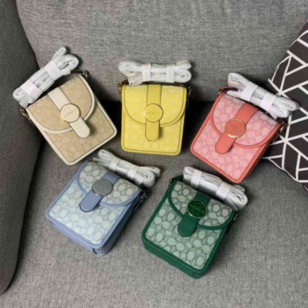 2022 women's new c family sweet color small single shoulder msenger 2022 luxury brand fashion design versatile ladies bags
2022 women's new c family sweet color small single shoulder msenger 2022 luxury brand fashion design versatile ladies bags