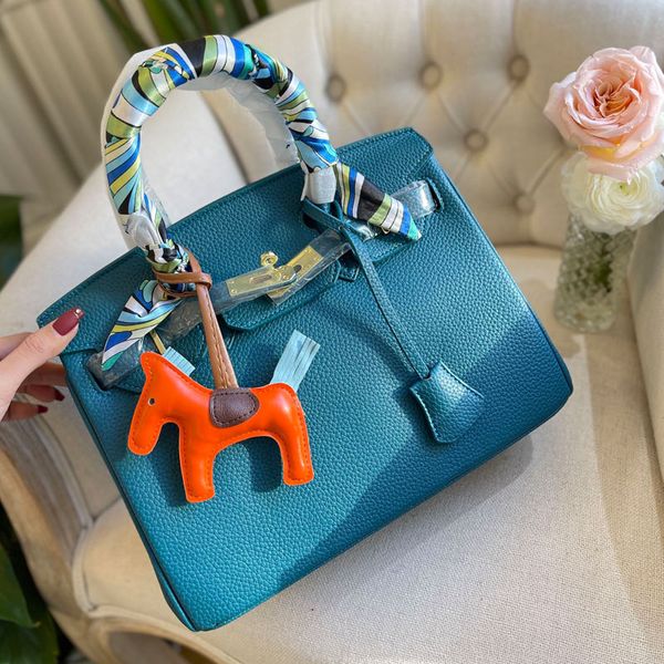 tote bag large handbag women shoulder bags shopping cowhide grain genuine leather plain gold metal buckle quality flap letter print 25/30/35
tote bag large handbag women shoulder bags shopping cowhide grain genuine leather plain gold metal buckle quality flap letter print 25/30/35