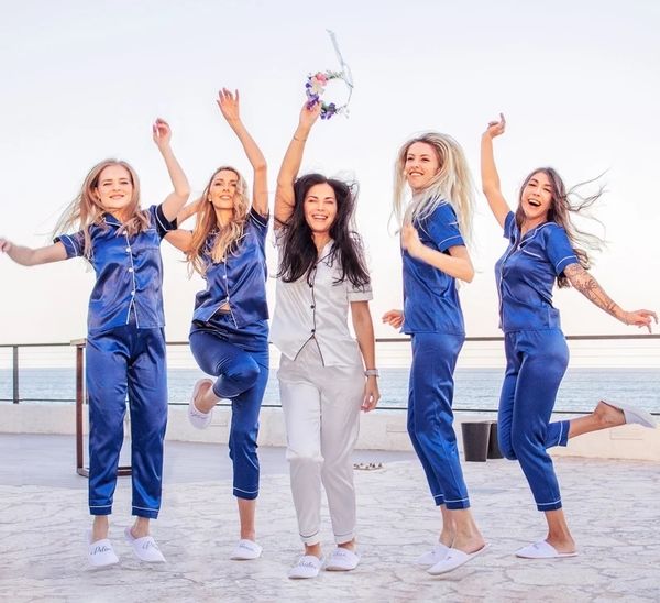 custom pjs bridal personalized pajama satin set short long sleeves long pants bridal bachelorette party customized pajama set 220621, Black;red
custom pjs bridal personalized pajama satin set short long sleeves long pants bridal bachelorette party customized pajama set 220621, Black;red