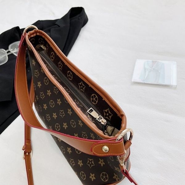 2022 designer new fashion hand-held big versatile tote female shoulder bags handbags
2022 designer new fashion hand-held big versatile tote female shoulder bags handbags