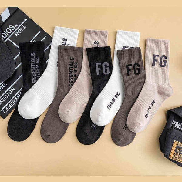 spring and autumn men's and women's fashion middle tube socks street fg letter socks ins fashion wear basketball socks, Black
spring and autumn men's and women's fashion middle tube socks street fg letter socks ins fashion wear basketball socks, Black