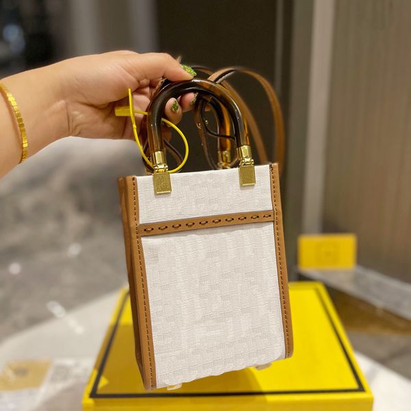 brand women bags classic shiny handbags fashion lady chain-bag brand design handbag great quality bag young shoulder-bag girl shoulder-bags
brand women bags classic shiny handbags fashion lady chain-bag brand design handbag great quality bag young shoulder-bag girl shoulder-bags