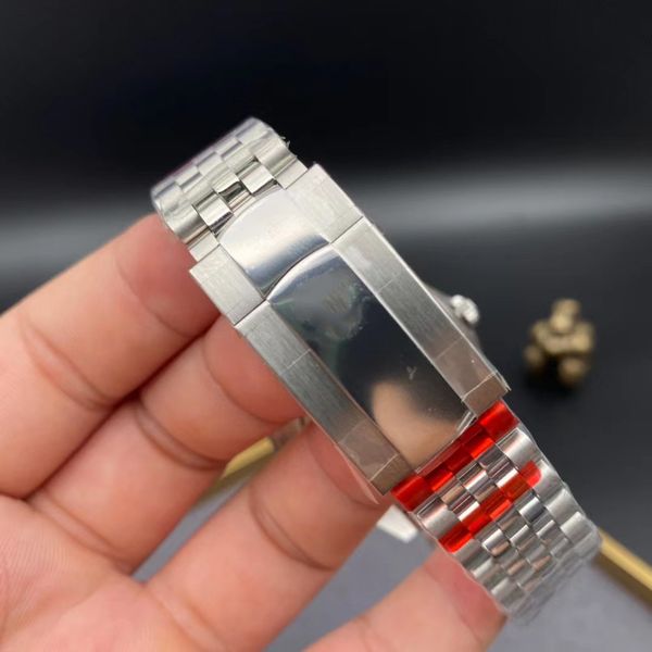 ew factory man watches automatic machine cal.3235 movement 41 mm 904l fine steel watchband sapphire crystal glass 126334, Slivery;brown
ew factory man watches automatic machine cal.3235 movement 41 mm 904l fine steel watchband sapphire crystal glass 126334, Slivery;brown