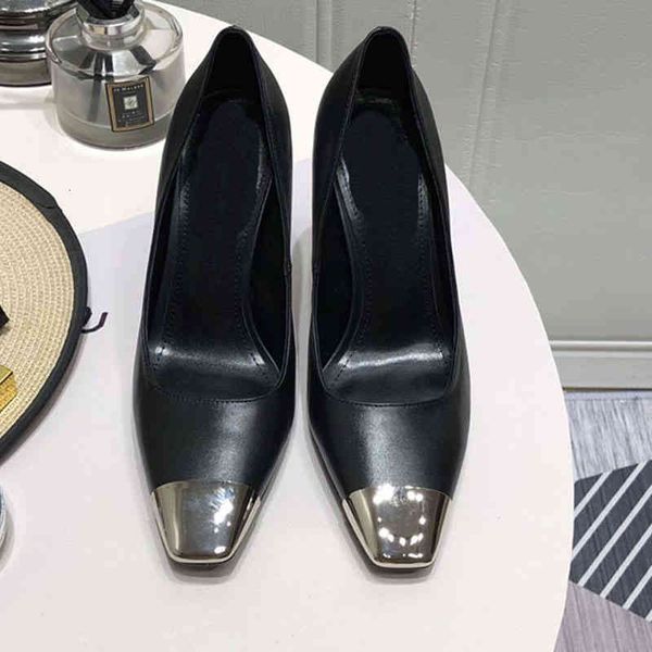 sandals black high heels in autumn women's thin heel metal head temperament square french professional casual single shoes
sandals black high heels in autumn women's thin heel metal head temperament square french professional casual single shoes