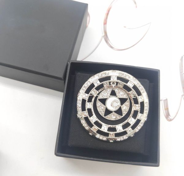 2022 charm round shape design brooch for women wedding jewelry gift in platinum plated have box ps7717, Golden
2022 charm round shape design brooch for women wedding jewelry gift in platinum plated have box ps7717, Golden