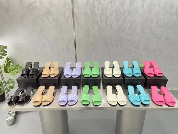 2022 women sandals high heels rubber slide sandal platform slipper chunky 2.4"heel height shoes summer embossed flip flops with box, Black
2022 women sandals high heels rubber slide sandal platform slipper chunky 2.4"heel height shoes summer embossed flip flops with box, Black