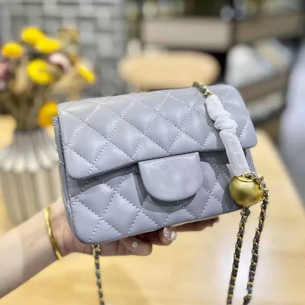 2022 classic mini flap crossbody bag women genuine leather solid color designer shoulder bag luxury adjustable gold metal chain lock ladies
2022 classic mini flap crossbody bag women genuine leather solid color designer shoulder bag luxury adjustable gold metal chain lock ladies