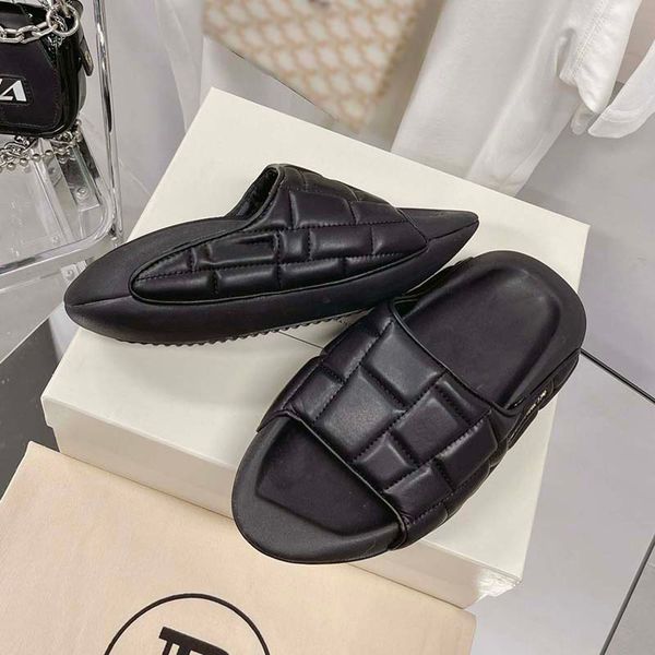 woman slippers fashion sandals beach curved sole slipper platform flash drilling alphabet lady slides by shoe02 02, Black
woman slippers fashion sandals beach curved sole slipper platform flash drilling alphabet lady slides by shoe02 02, Black