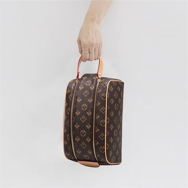 fashion leather women men cosmetic hand bags brown black travel wash storage clutch bag portable hand makeup bags female264o, Red;black
fashion leather women men cosmetic hand bags brown black travel wash storage clutch bag portable hand makeup bags female264o, Red;black