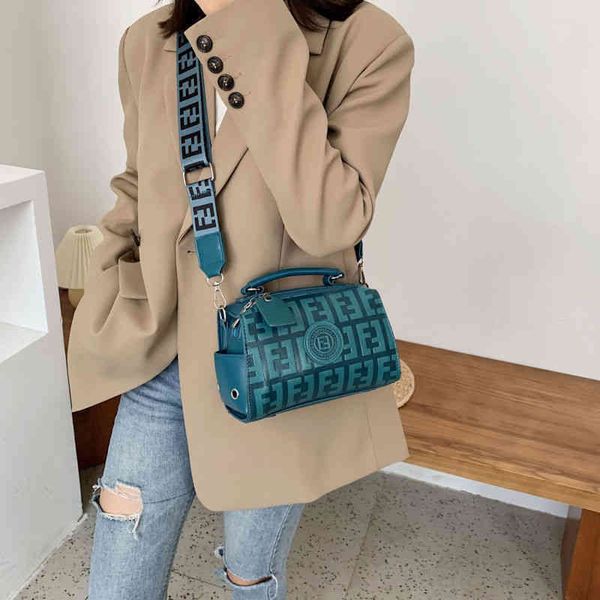 shoulder bags fashion high texture new korean red embossed popular foreign style ver
shoulder bags fashion high texture new korean red embossed popular foreign style ver