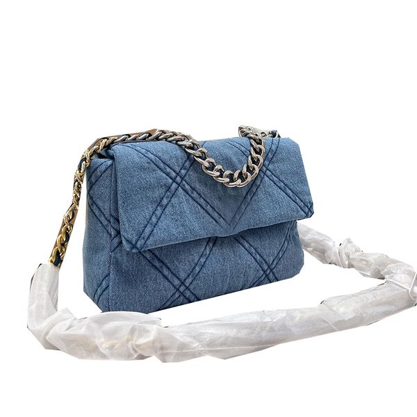 denim 19 bicolore quilted classic flap bags blue silver metal hardware turn loack chain totes strap crossbody shoulder large capacity sacoch
denim 19 bicolore quilted classic flap bags blue silver metal hardware turn loack chain totes strap crossbody shoulder large capacity sacoch