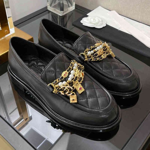 sandals sheepskin black chain single shoe pearl lingge lefu shoes pedal small leather
sandals sheepskin black chain single shoe pearl lingge lefu shoes pedal small leather
