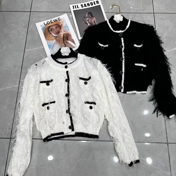 6 2022 runway summer brand same style sweater white v l neck long sleeve black cardigan women's sweaters yl, White;black
6 2022 runway summer brand same style sweater white v l neck long sleeve black cardigan women's sweaters yl, White;black