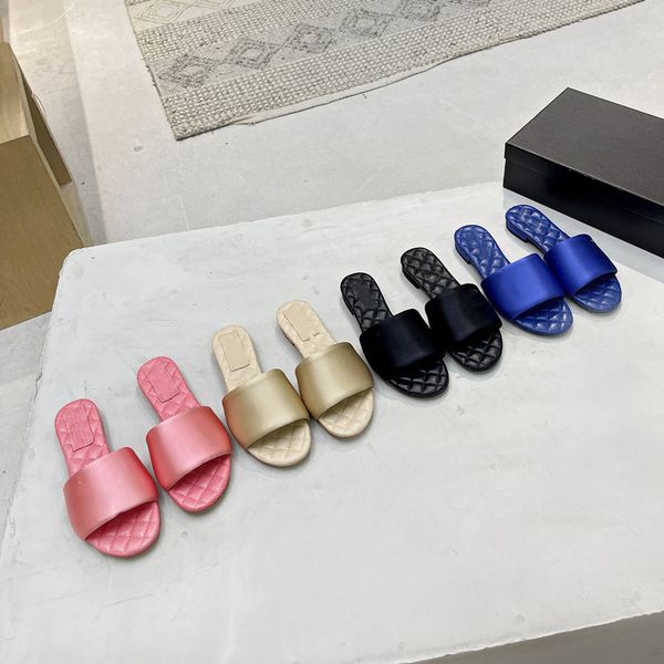 2022 slipper designer shoes women's shoe roof leather slippers size 41 new camellia flower shoes thick heel flat bottom round head, wea, Black
2022 slipper designer shoes women's shoe roof leather slippers size 41 new camellia flower shoes thick heel flat bottom round head, wea, Black