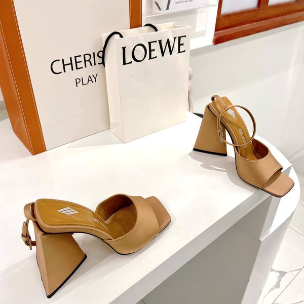 the attico piper 115 chunky heeled ankle wrap sandals champagne satin block heel high heels shoes slip on slides open toe shoe women luxury, Black
the attico piper 115 chunky heeled ankle wrap sandals champagne satin block heel high heels shoes slip on slides open toe shoe women luxury, Black