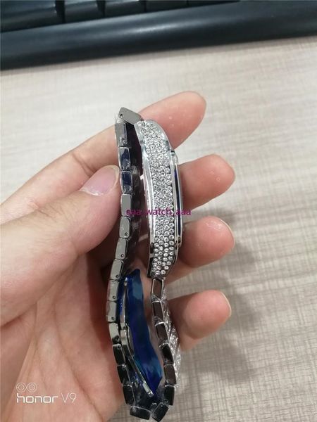 d9j7 2022 mens women watch full diamond iced out strap designer watches quartz movement couple lovers clock wristwatch, Slivery;golden
d9j7 2022 mens women watch full diamond iced out strap designer watches quartz movement couple lovers clock wristwatch, Slivery;golden