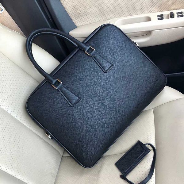 men designer bag 5a genuine leather man's briefcase bags qulity back lapcase handbag business leisure messenger bag 39cm large zipper w
men designer bag 5a genuine leather man's briefcase bags qulity back lapcase handbag business leisure messenger bag 39cm large zipper w