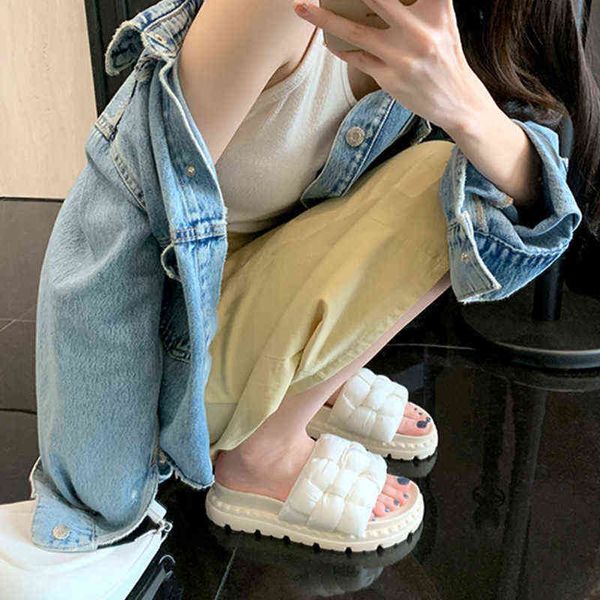 2022 woven feeling one word soft thick bottom summer bread slippers for women, Black
2022 woven feeling one word soft thick bottom summer bread slippers for women, Black