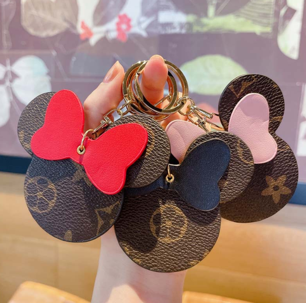 3color keychain key buckle lovers car handmade leather keychains men women bag pendant fashion accessories, Silver
3color keychain key buckle lovers car handmade leather keychains men women bag pendant fashion accessories, Silver