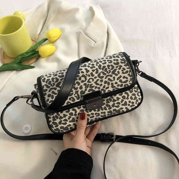new fashion trend luxury brand designer ladies bags wholesale and female single shoulder small square net underarm
new fashion trend luxury brand designer ladies bags wholesale and female single shoulder small square net underarm