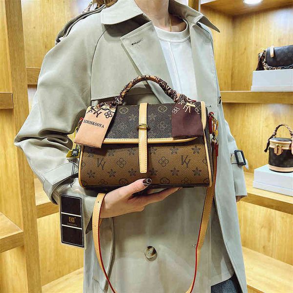 kuya ky old flower big tongue bag single shoulder menger bag advanced texture 2022 spring and summer style
kuya ky old flower big tongue bag single shoulder menger bag advanced texture 2022 spring and summer style