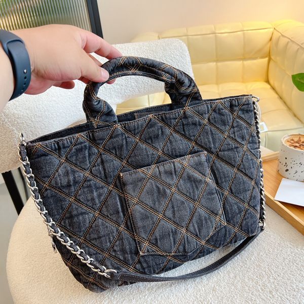 classic diamond lattice totes shoulder bags denim large capacity shopping handbags france brand women metal hardware chain crossbody bag des
classic diamond lattice totes shoulder bags denim large capacity shopping handbags france brand women metal hardware chain crossbody bag des