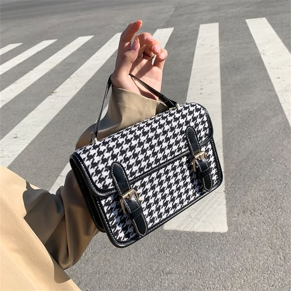 bags women's bag autumn and winter new british cambridge simple portable sling one shoulder messenger bag small square purse
bags women's bag autumn and winter new british cambridge simple portable sling one shoulder messenger bag small square purse