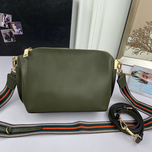 women's versatile temperament shoulder bag fine workmanship simple design a variety of colors are available
women's versatile temperament shoulder bag fine workmanship simple design a variety of colors are available