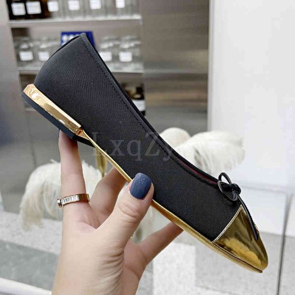 sandals plus size 35-42 women's flats genuine leather lady single shoes round toe shallow butterfly-knot ballet flat, Black
sandals plus size 35-42 women's flats genuine leather lady single shoes round toe shallow butterfly-knot ballet flat, Black