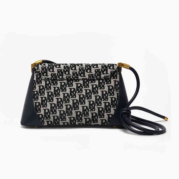 2022 new fashion trendy bags small canvas tote fashion autumn and winter large capacity one shoulder versatile messenger women's bag ha
2022 new fashion trendy bags small canvas tote fashion autumn and winter large capacity one shoulder versatile messenger women's bag ha