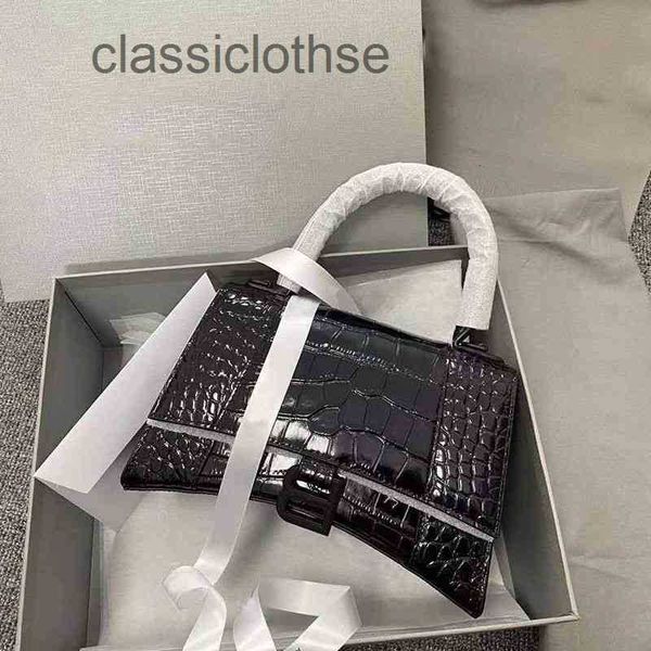 handbags designer balencaigass 2022 designers fashion b family high version women's bag crocodiless hourglass leather one shoulder mess
handbags designer balencaigass 2022 designers fashion b family high version women's bag crocodiless hourglass leather one shoulder mess