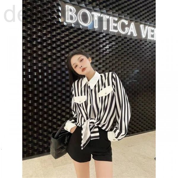 women's polos designer chaopai 22 early spring new black and white striped shirt with light color wide leg pants is fashionable tempera
women's polos designer chaopai 22 early spring new black and white striped shirt with light color wide leg pants is fashionable tempera