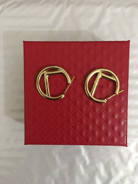 2022 european and american letters stud fashionable temperament all-match earrings women fast delivery, Golden;silver
2022 european and american letters stud fashionable temperament all-match earrings women fast delivery, Golden;silver