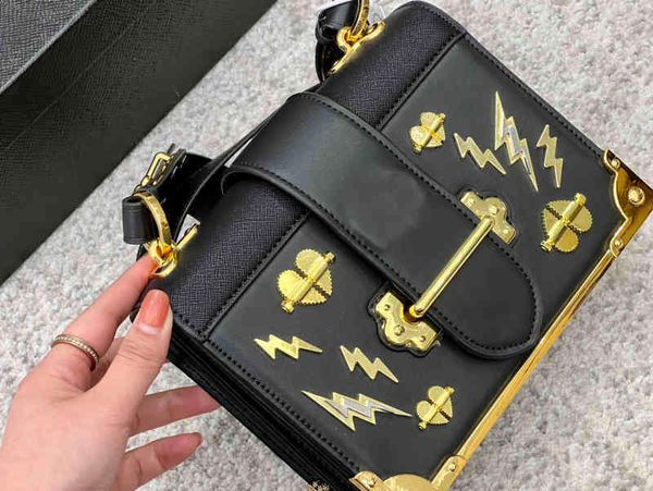shoulder messenger bag tote classic flap crossbody wallet desginer handbags purse adjustable luxury strap 220408
shoulder messenger bag tote classic flap crossbody wallet desginer handbags purse adjustable luxury strap 220408