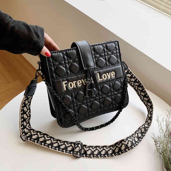 chain new trendy single shoulder texture style broadband msenger bag 2022 luxury brand fashion design women's sachet
chain new trendy single shoulder texture style broadband msenger bag 2022 luxury brand fashion design women's sachet