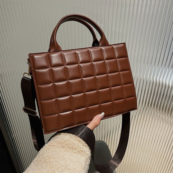 fashion handbags designer women shoulder bag plaid handle bags crossbody trendy pu leather tote 220426
fashion handbags designer women shoulder bag plaid handle bags crossbody trendy pu leather tote 220426