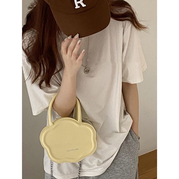 premium texture niche bags female floral fashion handbag fashion chain crossbody bag
premium texture niche bags female floral fashion handbag fashion chain crossbody bag