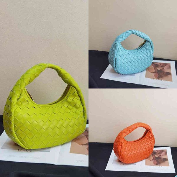 classic venetassss bottegasssss luxury hand hands woven 2022 fashion hand-held women's croissant bag personalized hand carry underarm b
classic venetassss bottegasssss luxury hand hands woven 2022 fashion hand-held women's croissant bag personalized hand carry underarm b