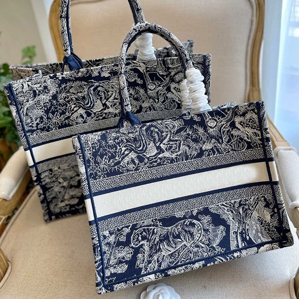 lfashion ladies fashion luxury canvas embroidered flower tote bag super messenger printed embroidery bag utility on the go evening bags desi
lfashion ladies fashion luxury canvas embroidered flower tote bag super messenger printed embroidery bag utility on the go evening bags desi