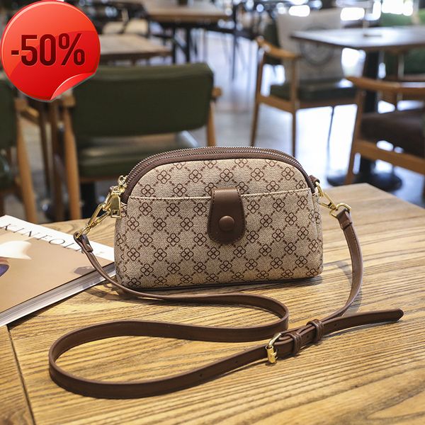 fashion luxury designeroblique cross mini shell korean version new printed small square 2022 summer mother mobile bag
fashion luxury designeroblique cross mini shell korean version new printed small square 2022 summer mother mobile bag