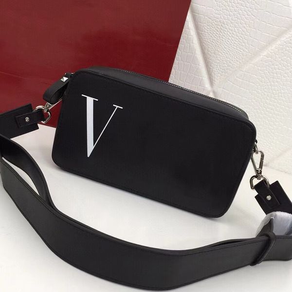 catwalk style retro solid color letter messenger bag leather women's new fashion versatile multifunctional large capacity shoulder bag
catwalk style retro solid color letter messenger bag leather women's new fashion versatile multifunctional large capacity shoulder bag